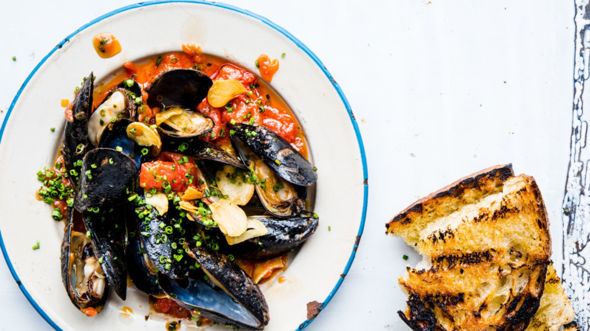 Mussels with Spicy Tomato Oil and Grilled Bread