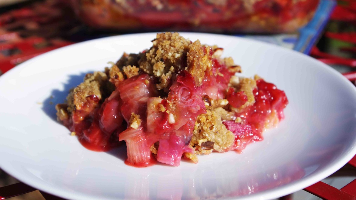 Easy Rhubarb Crisp